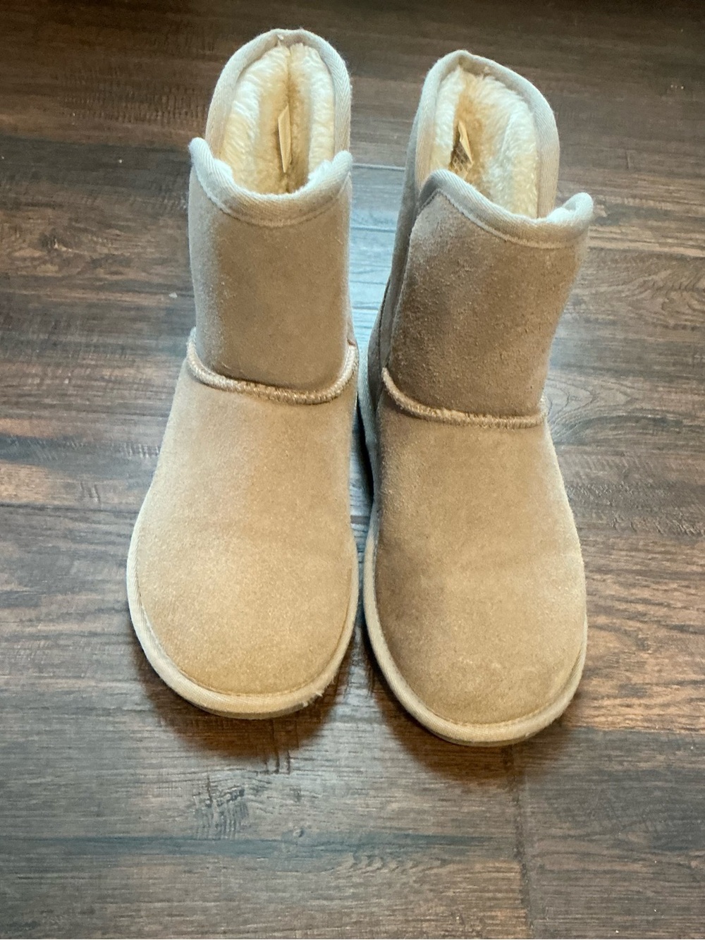 Minnetonka Women's Tan Sued Faux Fur Boots Size 8M/Cozy Winter Boots/Boho/GUC